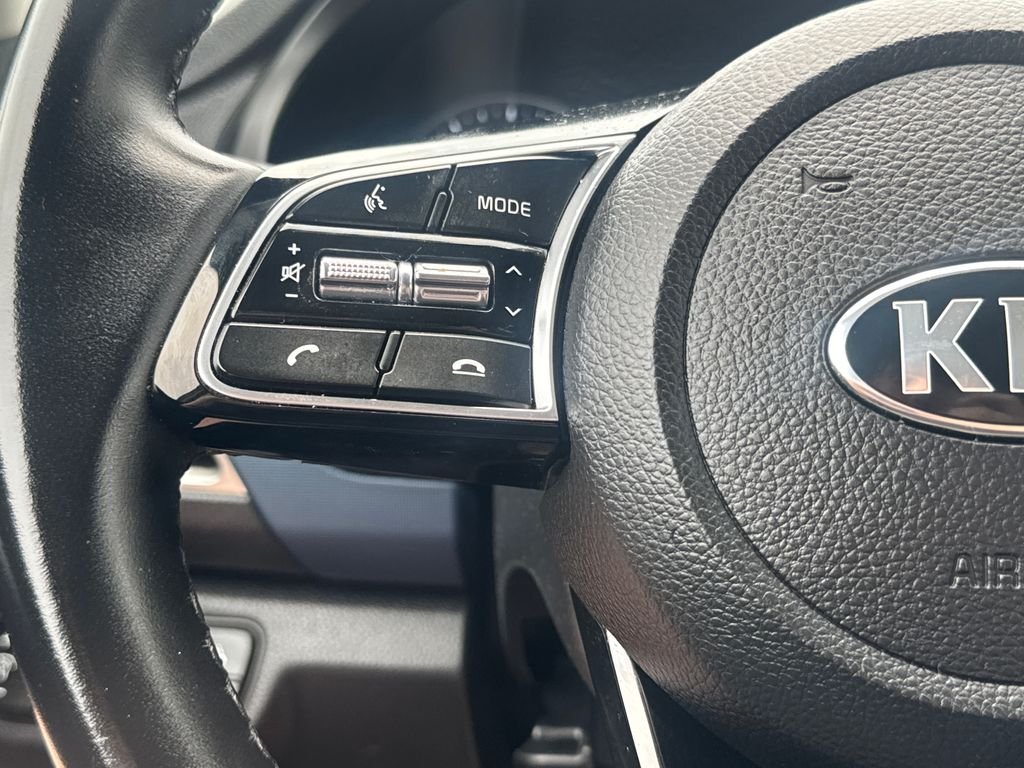 Used 2021 Black Kia S image 19