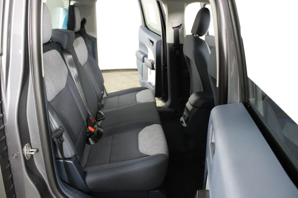 New 2026 Oxford White Ford XLT image 12