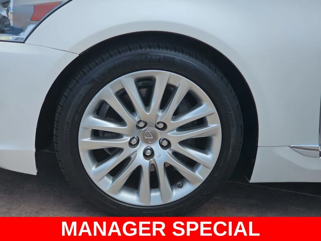 Used 2016 White Lexus 460 image 36