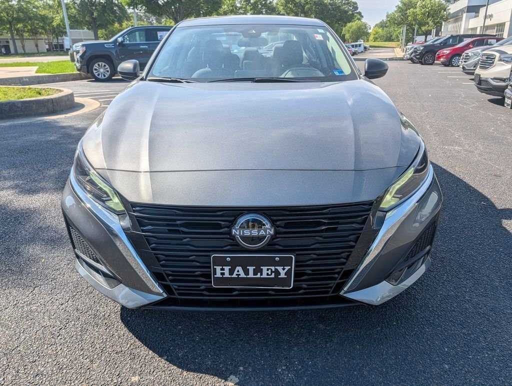 Used 2025 Gray Nissan 2.5 SV image 3