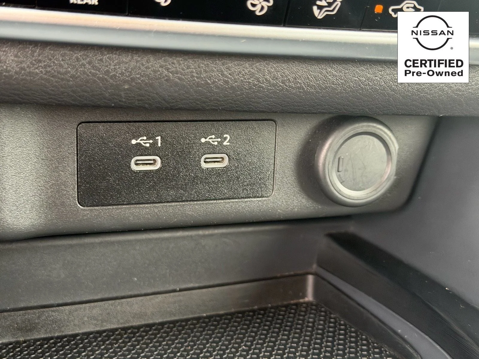 Used 2025 Everest White Pearl Nissan SV image 28