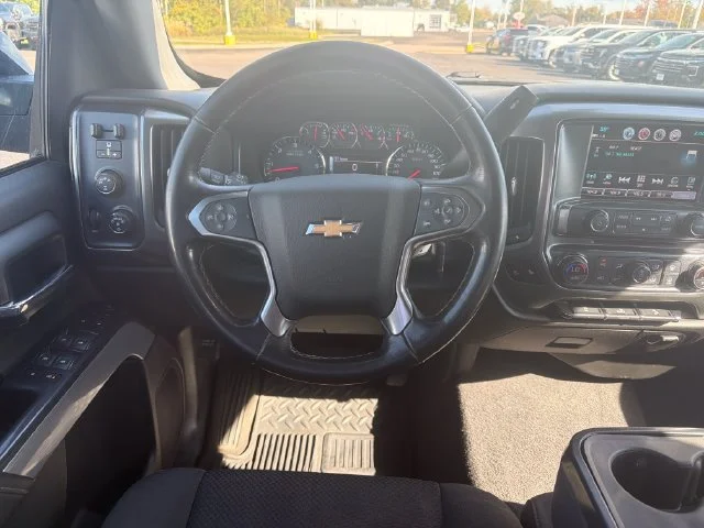 Used 2019 GRAPHITE METALLIC Chevrolet LT image 16