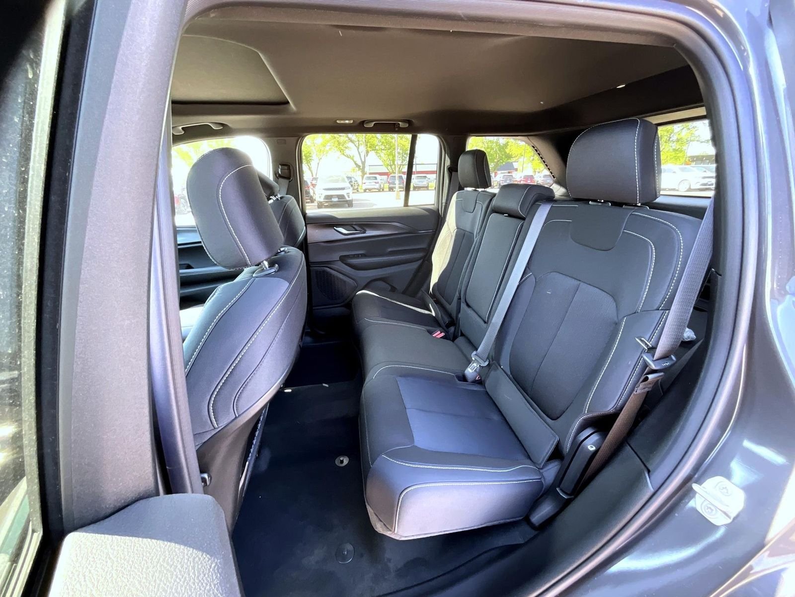 New 2026 Baltic Gray Metallic Clear-Coat Exterior Paint Jeep Laredo X image 12