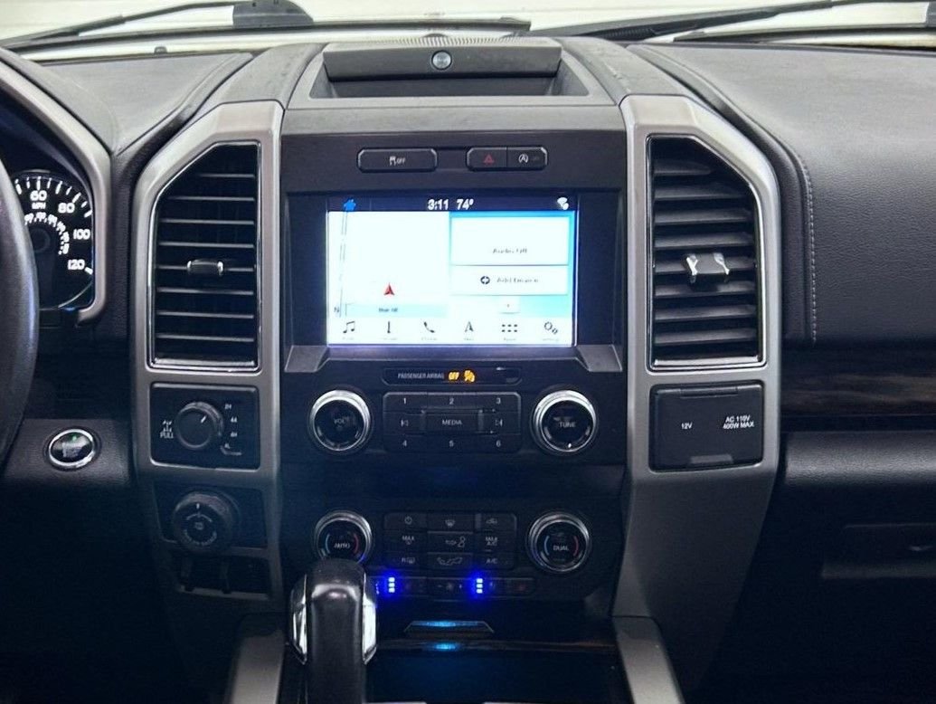 Used 2019 White Ford Lariat image 12