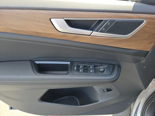 New 2026 Silver Volkswagen 2.0T SE w/Technology image 9