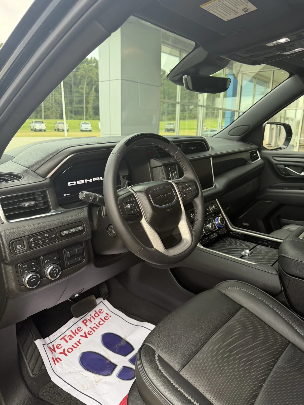 Used 2024 Onyx Black GMC Denali image 7