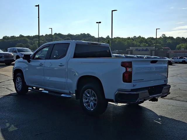 Used 2019 White Chevrolet LT image 4