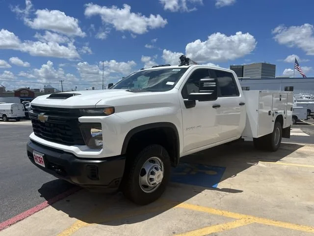 New 2025 Chevrolet Silverado 3500 HD Chassis Cab Work Truck Four Wheel Drive Crew Cab