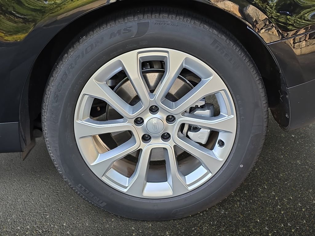 Certified Used 2025 Black Land Rover SE image 38