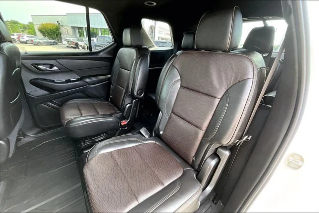 Used 2023 Beige Chevrolet High Country image 19