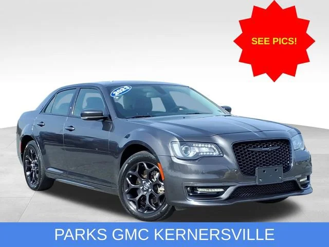 2023 Chrysler 300 Touring L AWD's photo