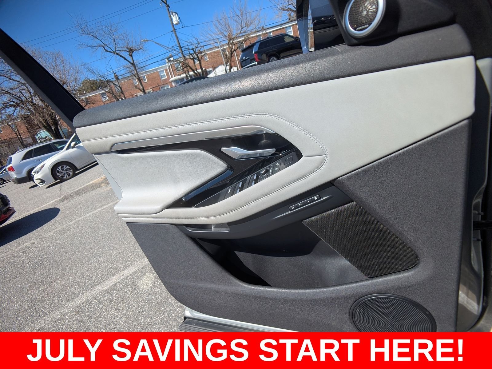 Used 2020 Gray Land Rover First Edition image 36