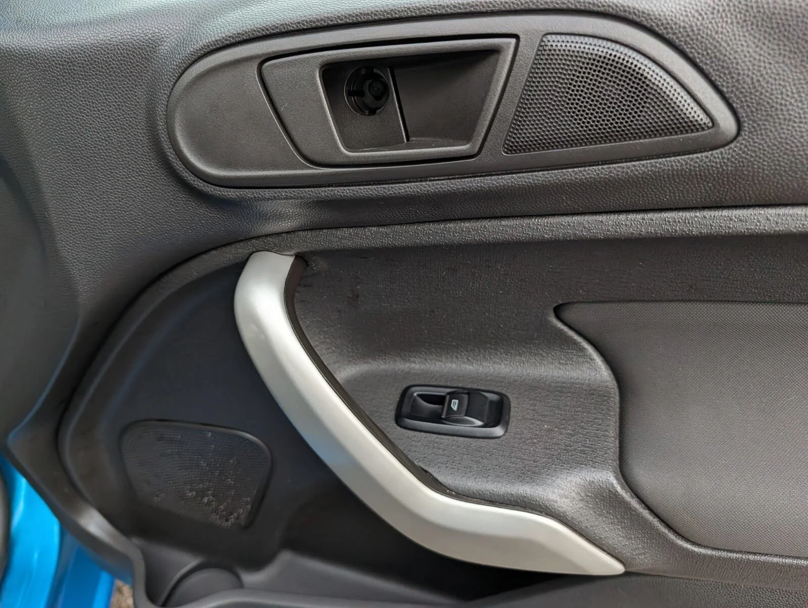 Used 2012 Blue Ford SE image 20