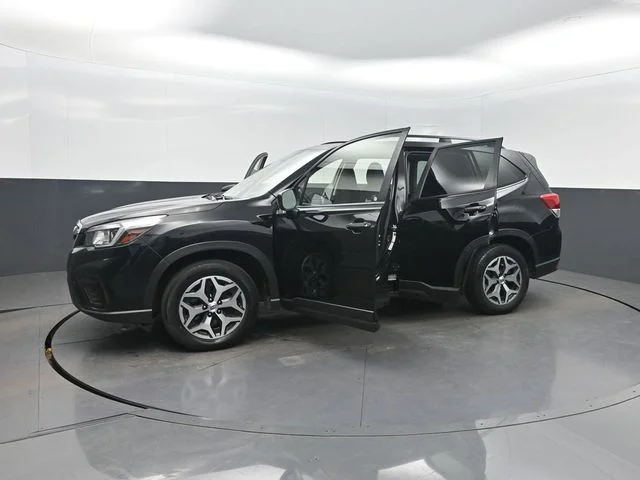 Used 2020 Black Subaru Premium image 38