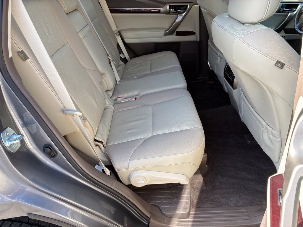 Used 2019 Gray Lexus 460 image 31
