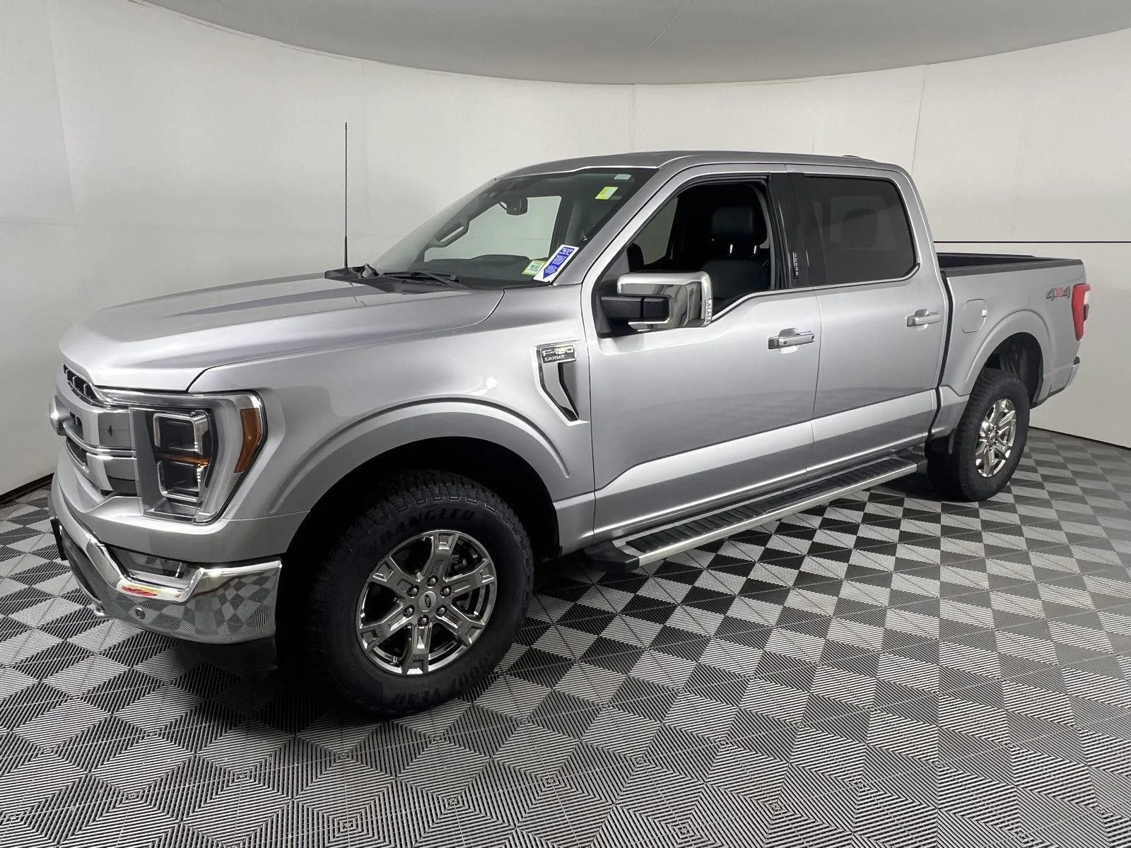 Used 2022 Iconic Silver Ford LARIAT image 6