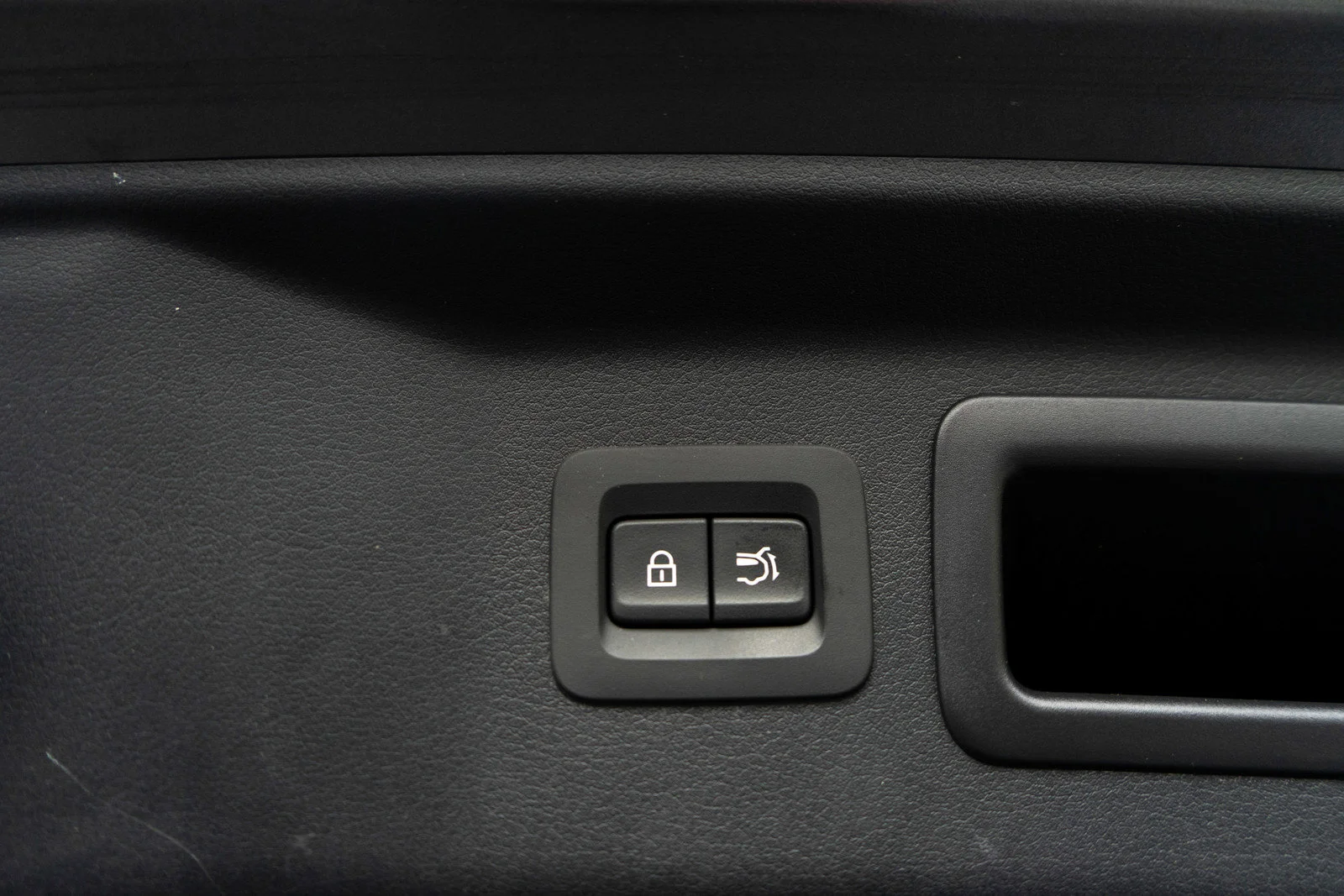 Used 2024 Machine Gray Metallic Mazda Preferred image 10