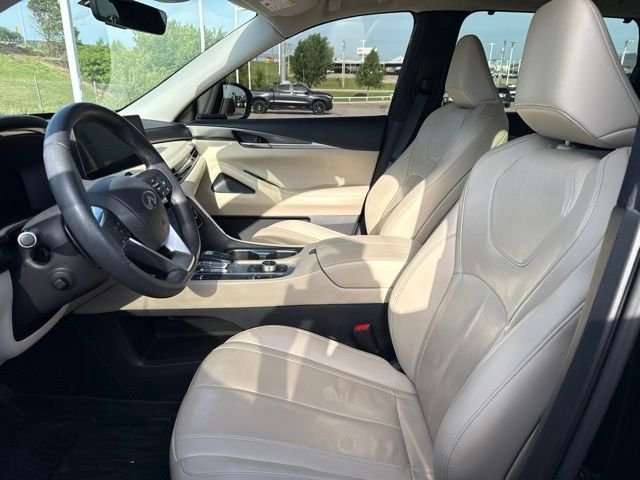 Used 2023 Black INFINITI LUXE image 10