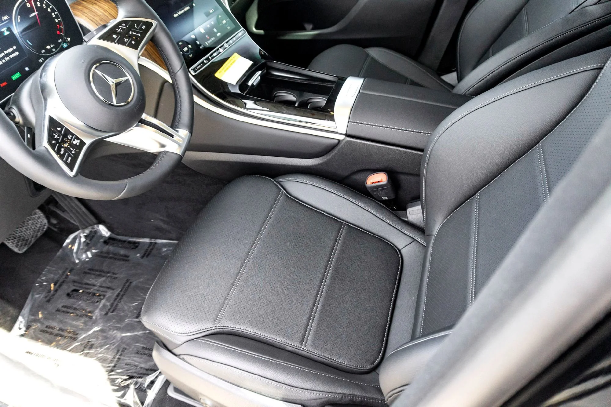 New 2025 Black Mercedes-Benz GLC 350e image 10