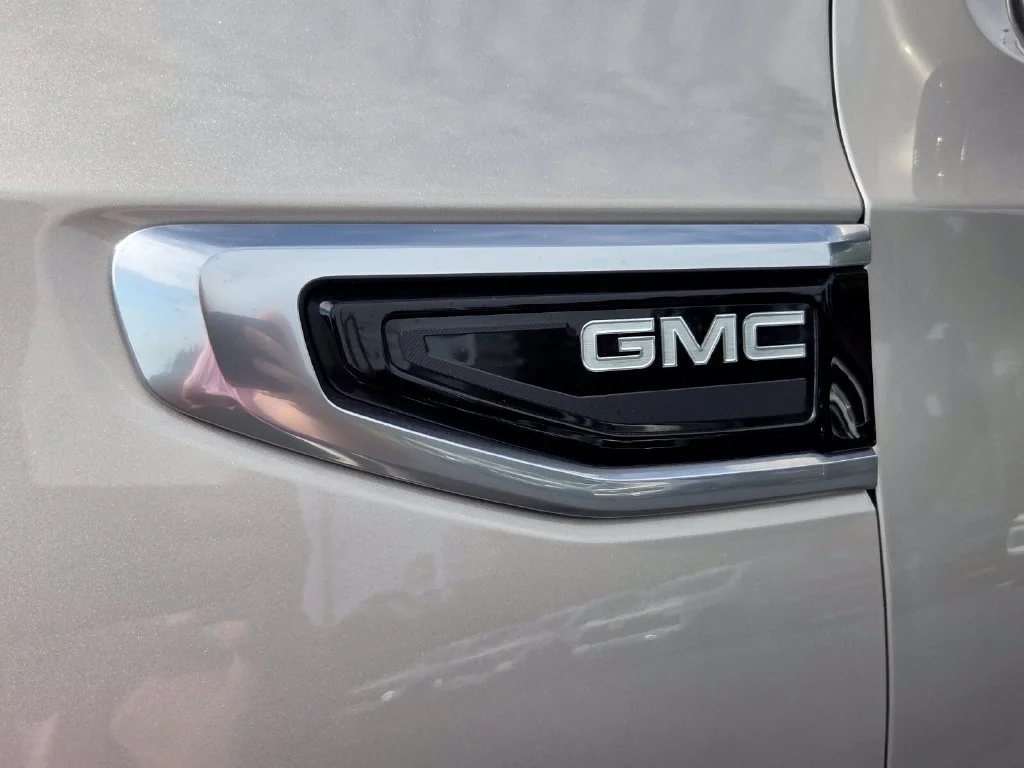Used 2022 PEARL BEIGE METALLIC GMC Denali image 22