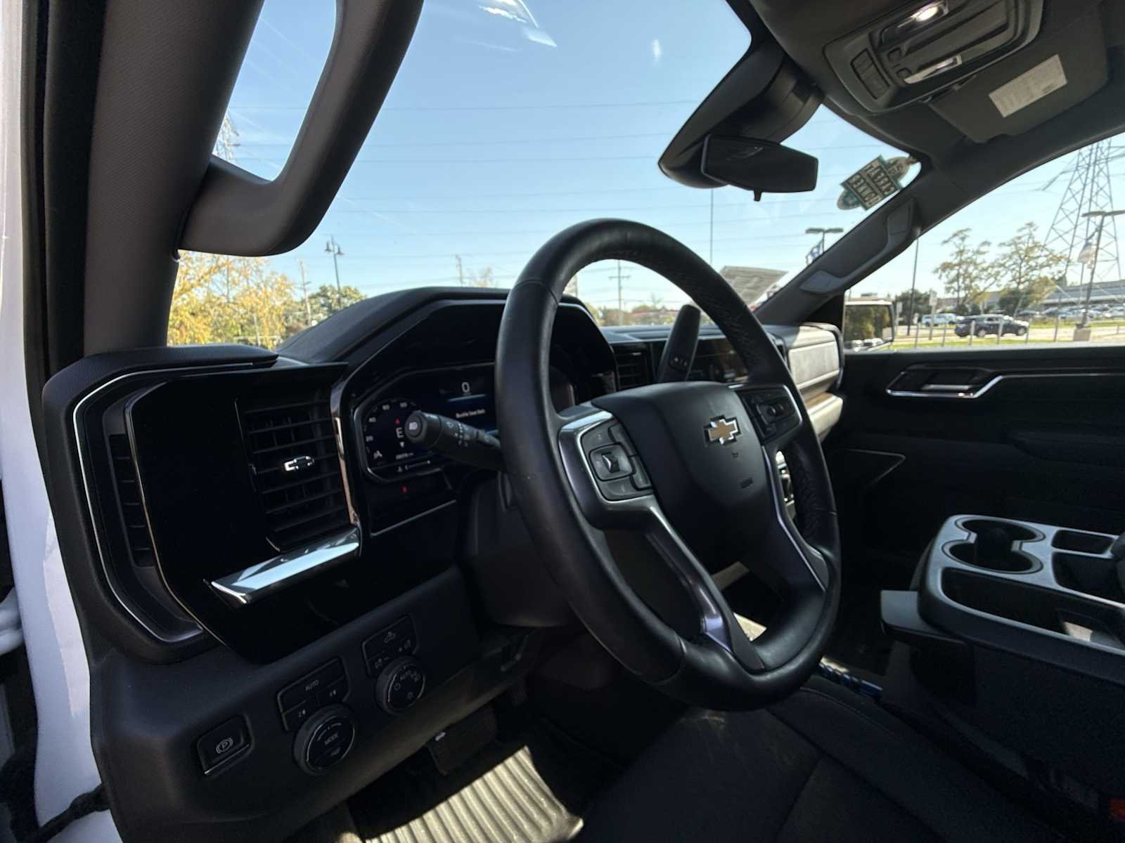2024 Chevrolet Silverado 1500 LT - Photo 10