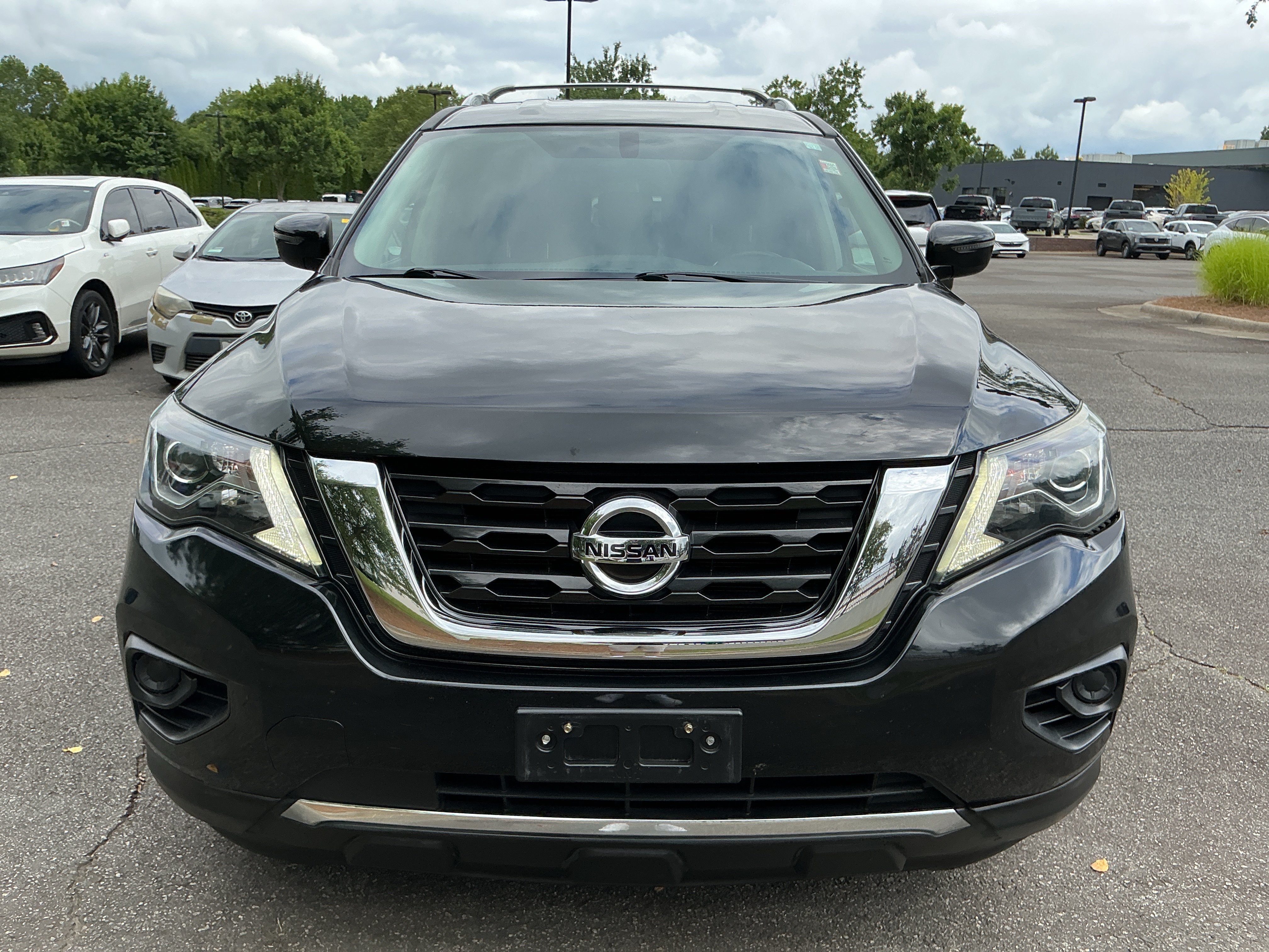 Used 2020 Magnetic Black Pearl Nissan S image 6