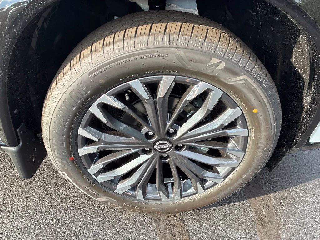New 2026 Everest White Pearl TriCoat Nissan Platinum image 10