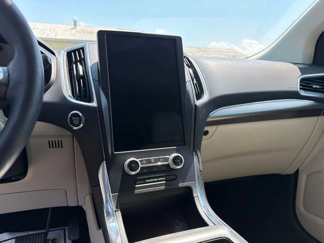 Used 2023 White Metallic Ford Titanium image 25