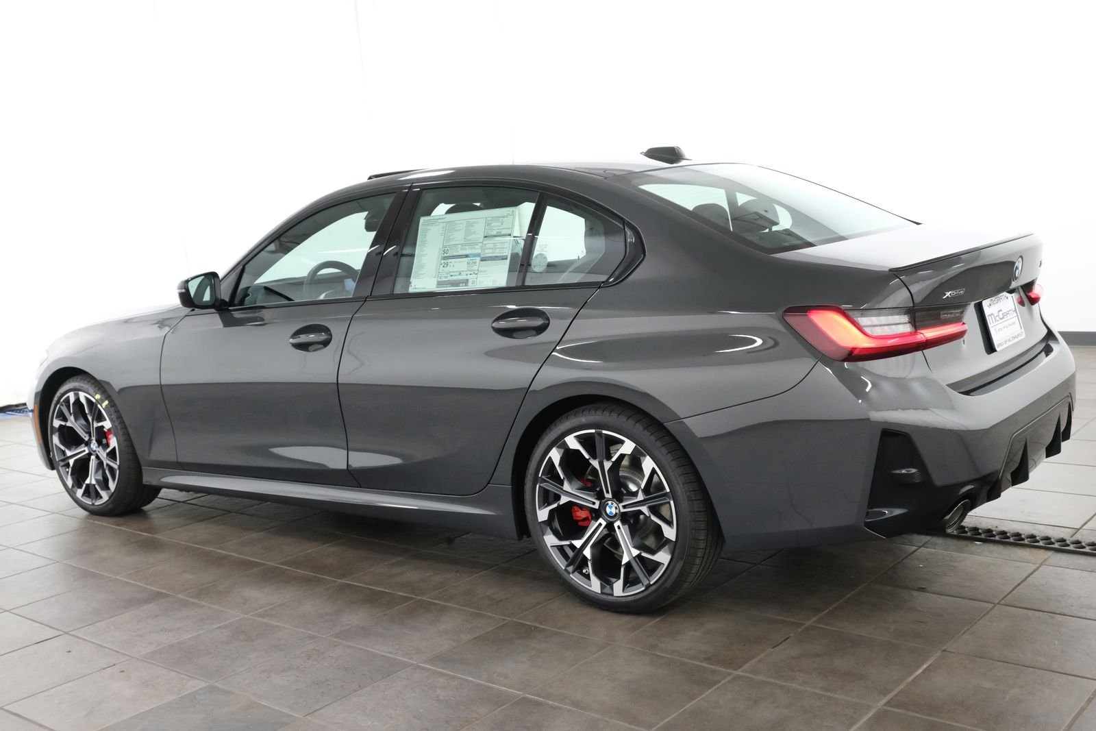 New 2026 Dravit Grey Metallic BMW 330i xDrive image 3