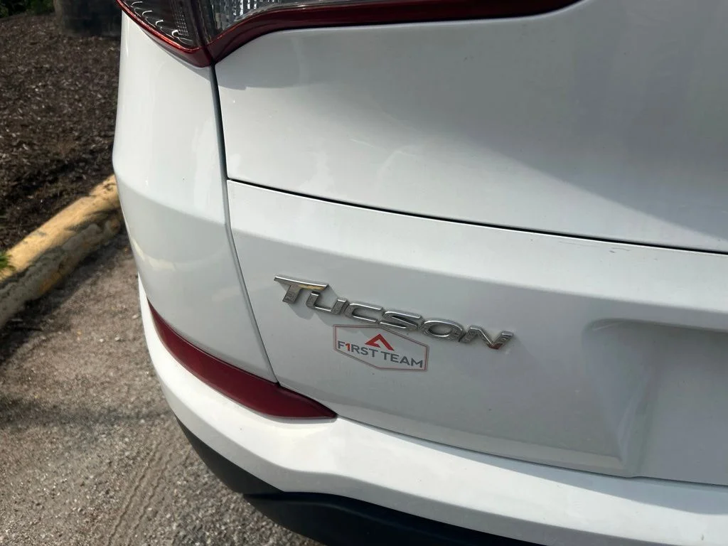 Used 2018 White Hyundai SEL image 4