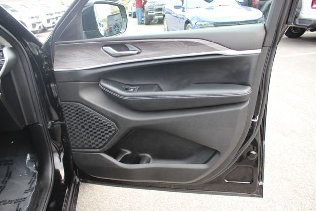 Used 2023 Black Jeep Limited image 34