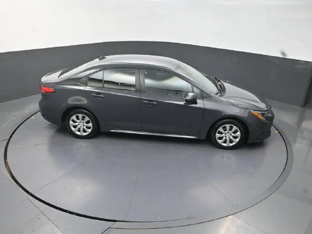 Used 2025  Toyota LE image 30