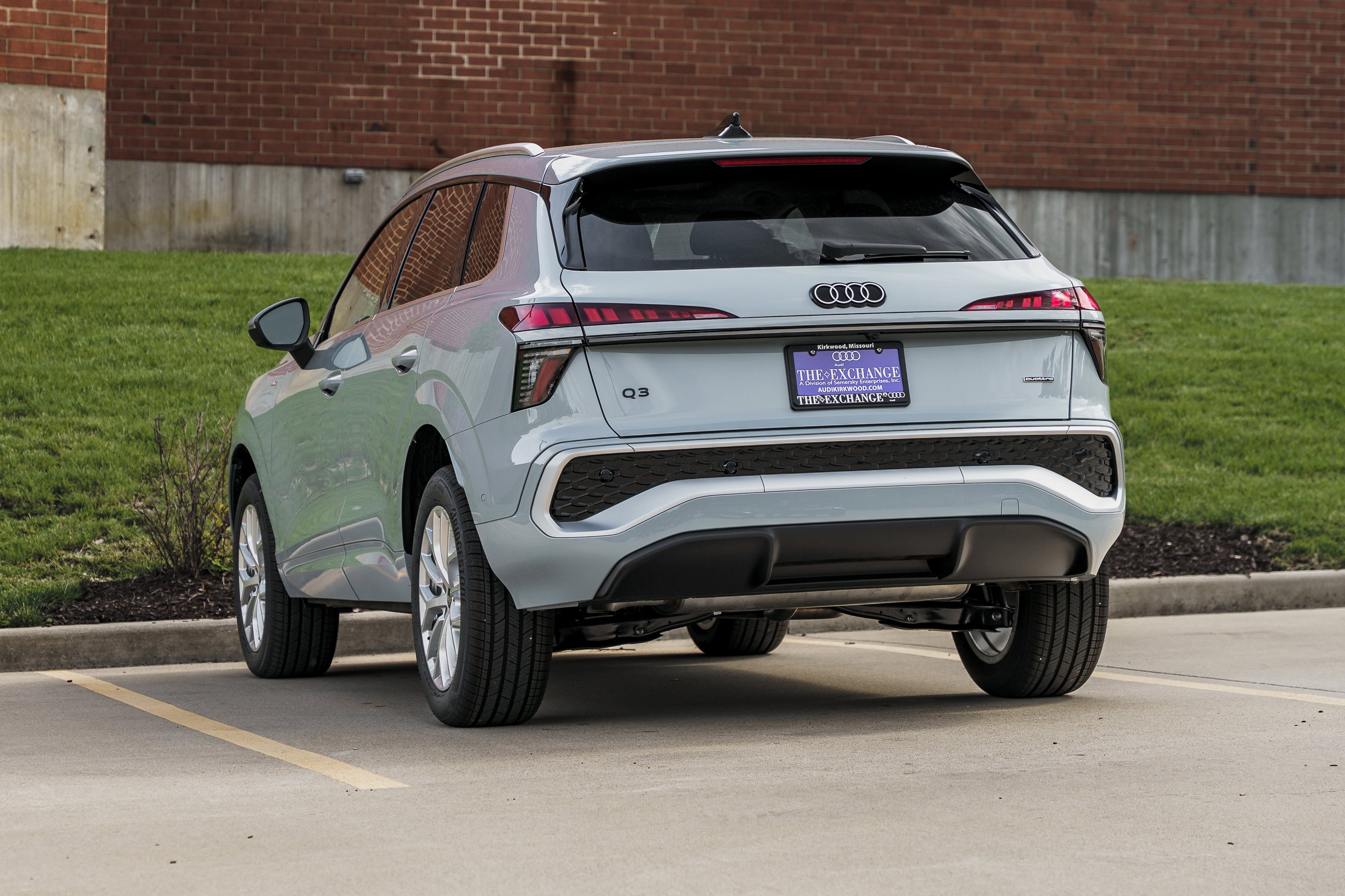 New 2026 Arrow Gray Pearl Effect Audi S line image 5