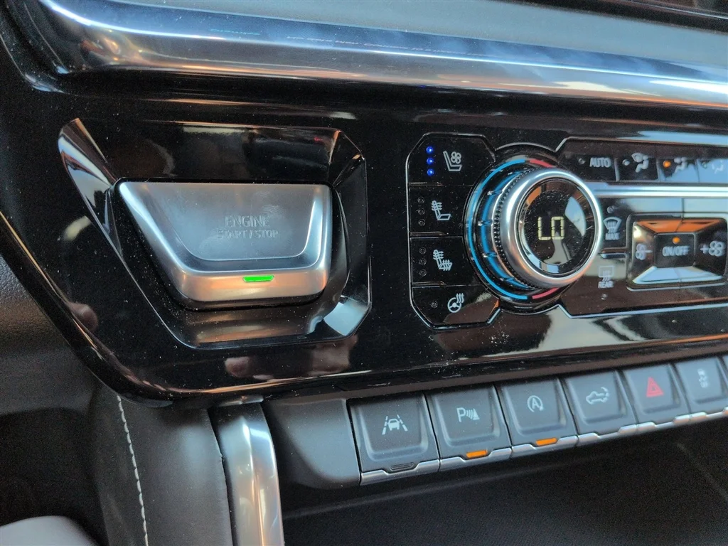 Used 2026 Sterling Metallic GMC Denali Ultimate image 17