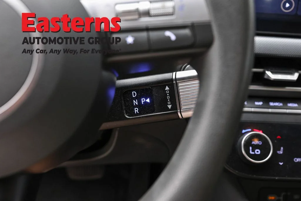 Used 2024 White Hyundai SEL image 13