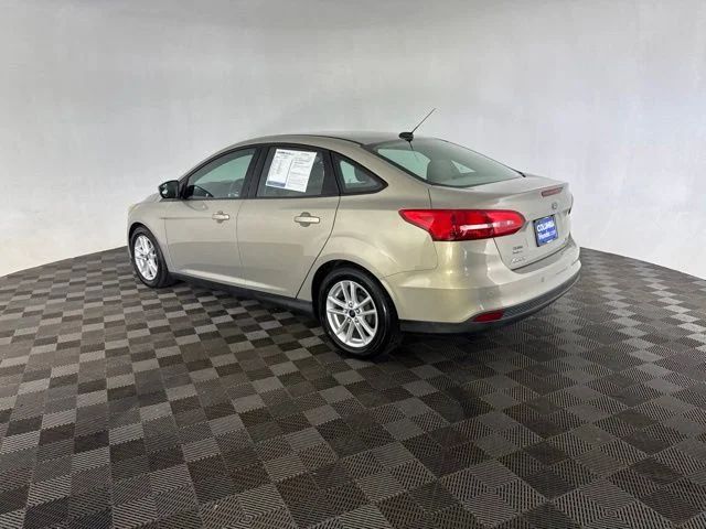 Used 2016  Ford SE image 9