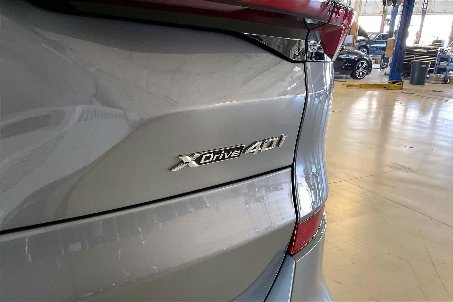 New 2026 Skyscraper Grey Metallic BMW xDrive40i image 15