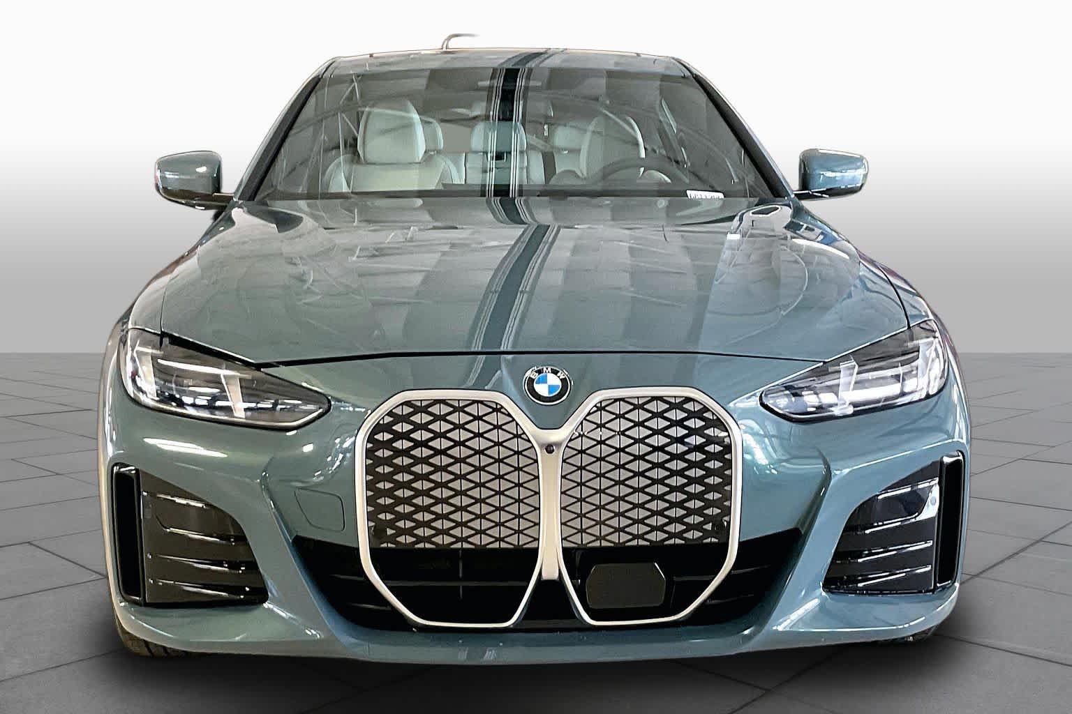 New 2026 Cape York Green Metallic BMW eDrive40 image 3