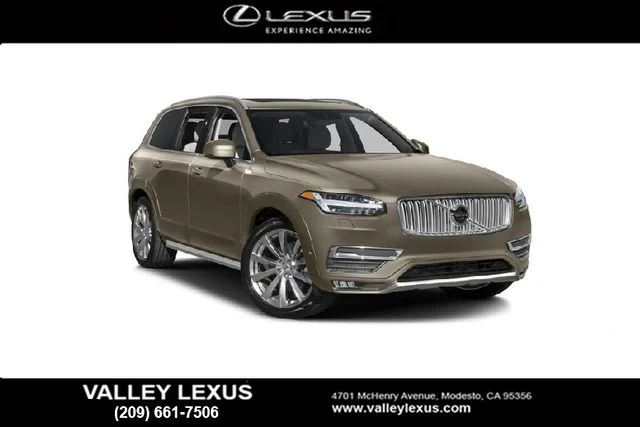 2016 Volvo XC90 T6 AWD Momentum's photo
