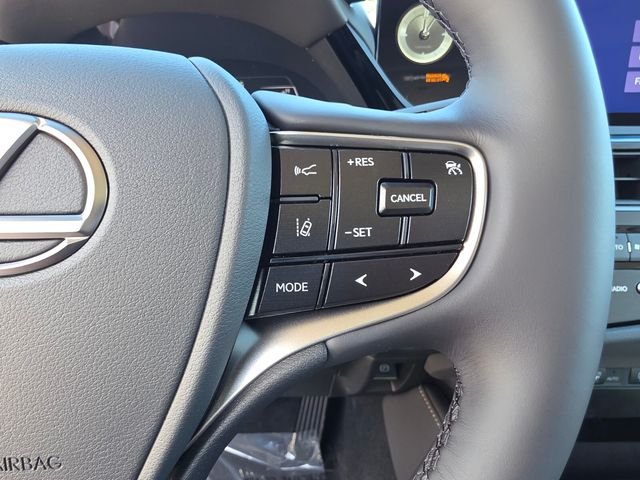 2025 Lexus ES 350 - Photo 28