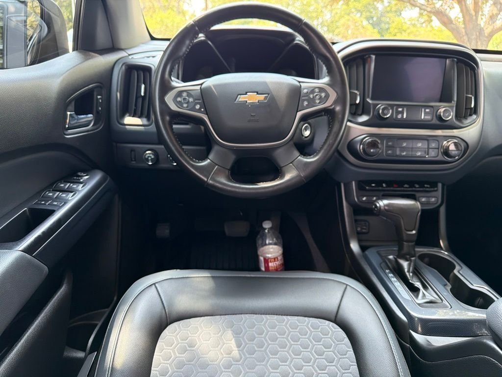 Used 2020 Black Chevrolet Z71 image 19
