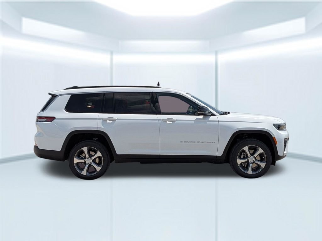 New 2026 Bright White Clear-Coat Exterior Paint Jeep Limited image 7