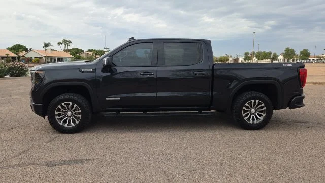 Used 2023 Black GMC Elevation image 4