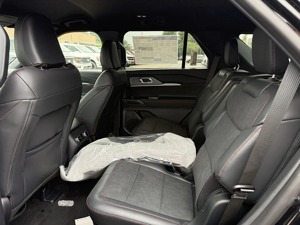 New 2027 Agate Black Metallic Ford ST image 6