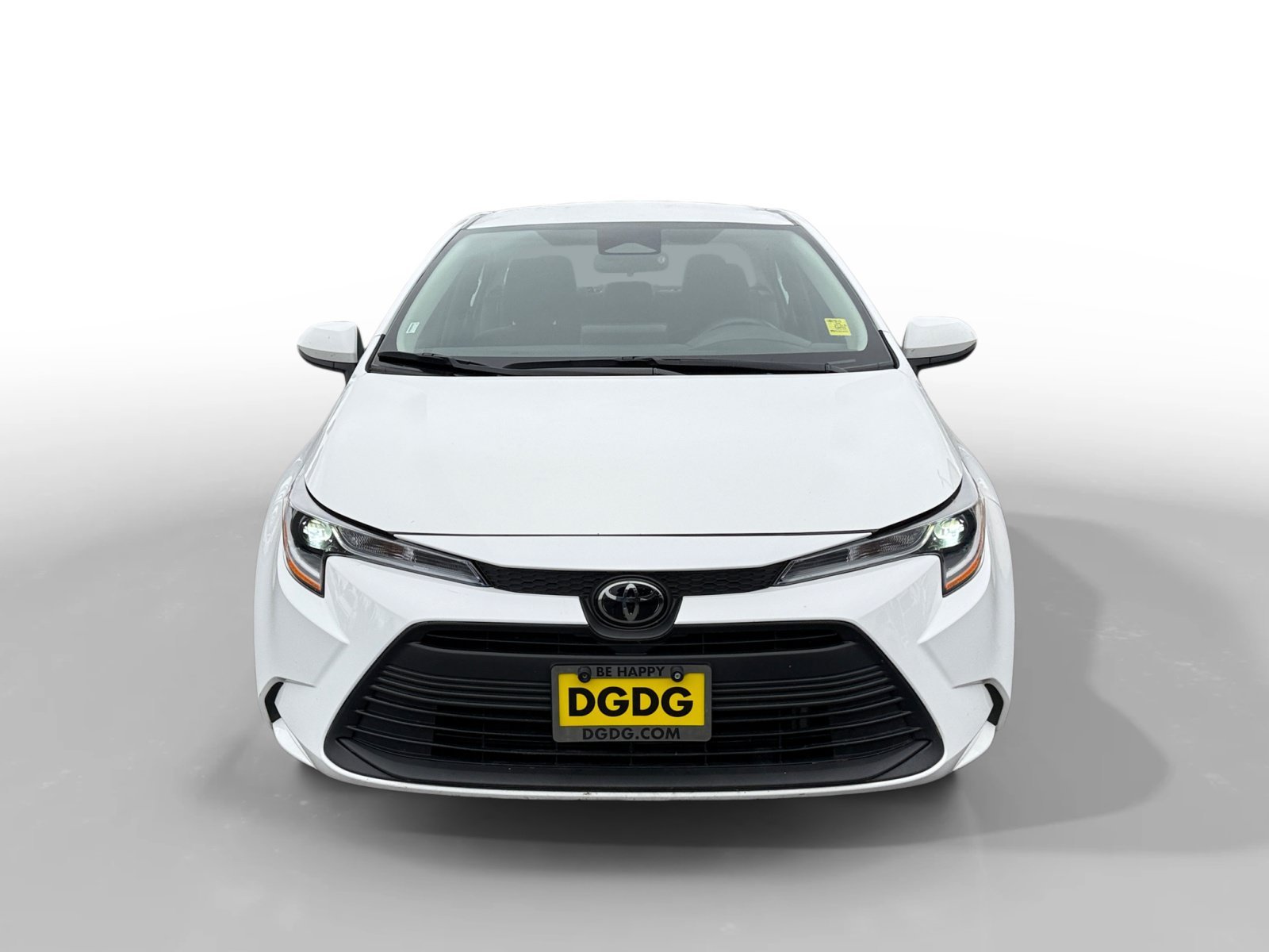 Used 2024 Ice Toyota LE image 8