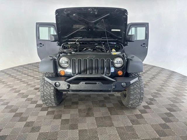 Used 2009 Black Jeep Unlimited X image 14