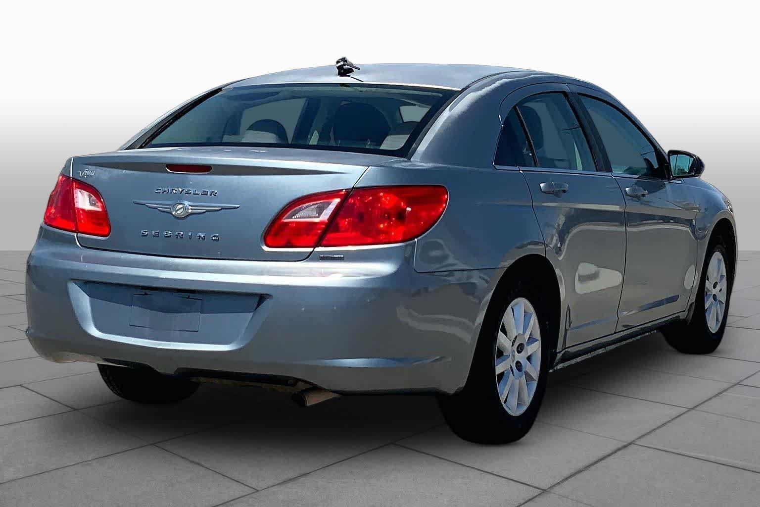 Used 2010 Silver Steel Metallic Chrysler Touring image 10