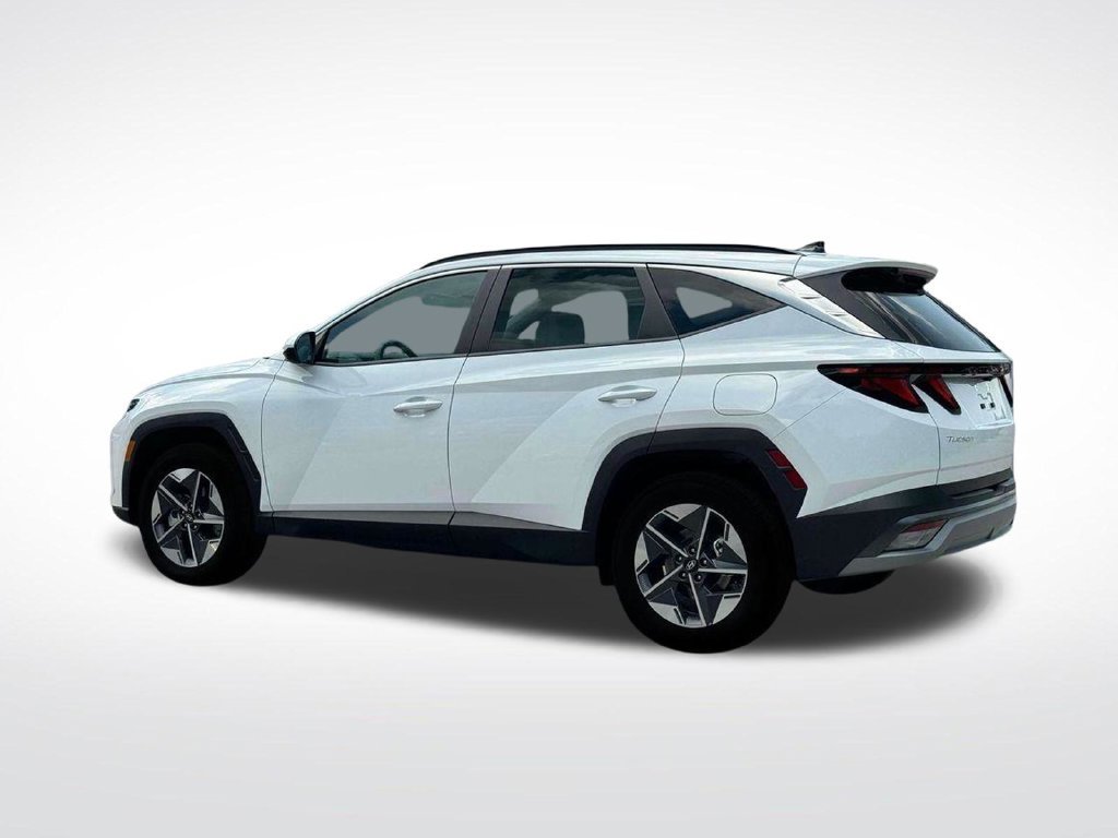 New 2025 White Hyundai SEL AWD image 23