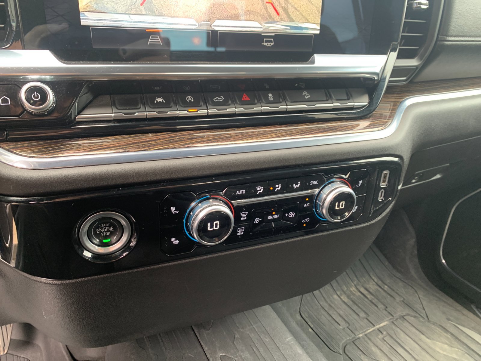 Used 2024 Silver GMC Elevation image 22