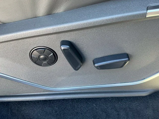 New 2027 Gray Ford Platinum image 34